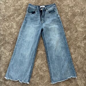 Risen Jeans- wide leg, cropped jeans